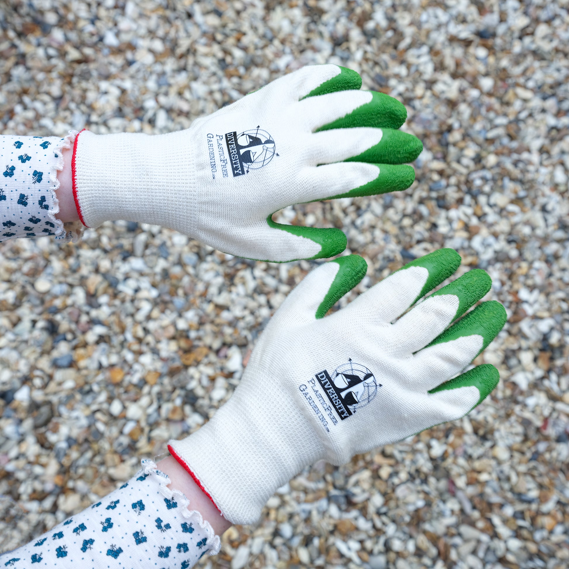 Cream coloured organic cotton gardening gloves with green FSC certified, fair trade natural rubber grips.
